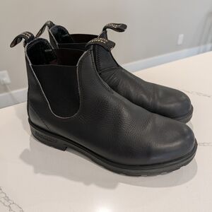Blundstone Chelsea Boots Black Leather Slip On Ankle Boots Size 9.5 Unisex